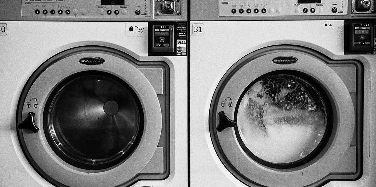 Lávadora y secadora en blanco y negro Lávadora y secadora en blanco y negro