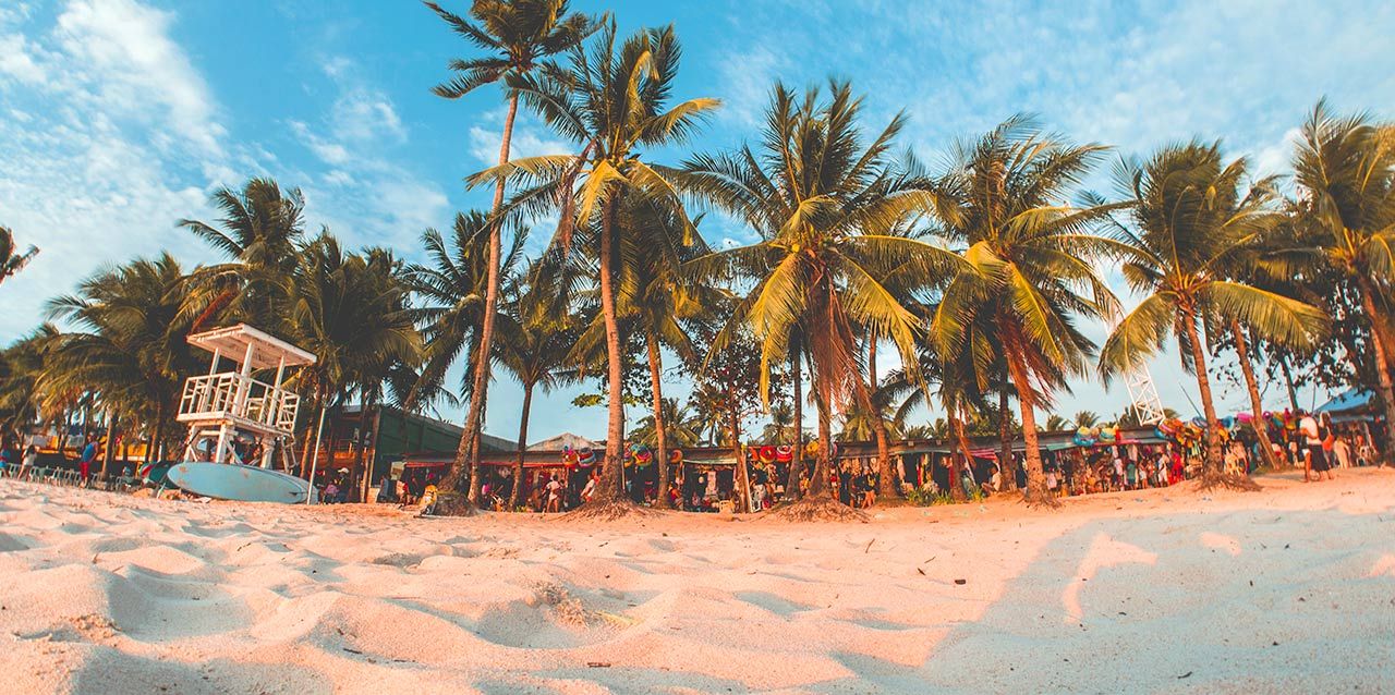 playa con mercado