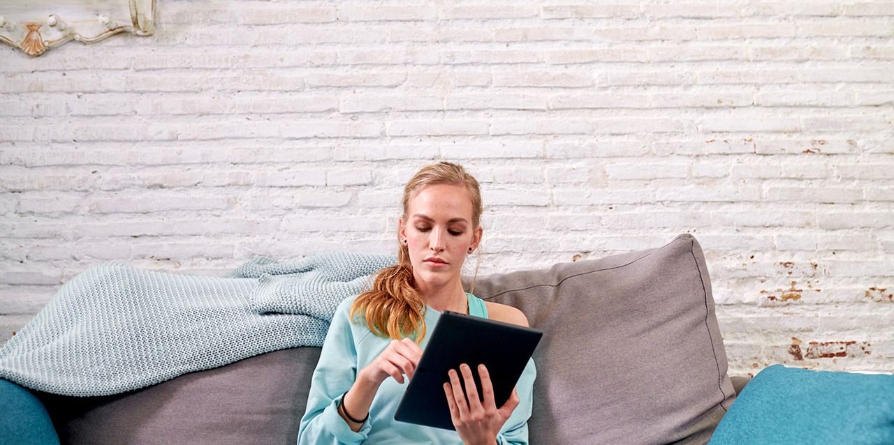 chica con tablet