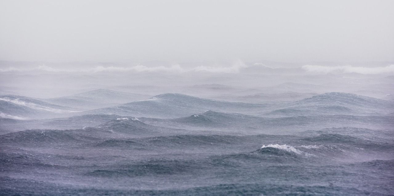 tormenta en mar