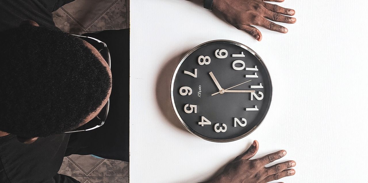 Reloj en mesa