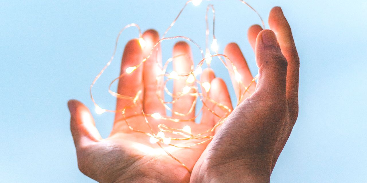 luces led en mano