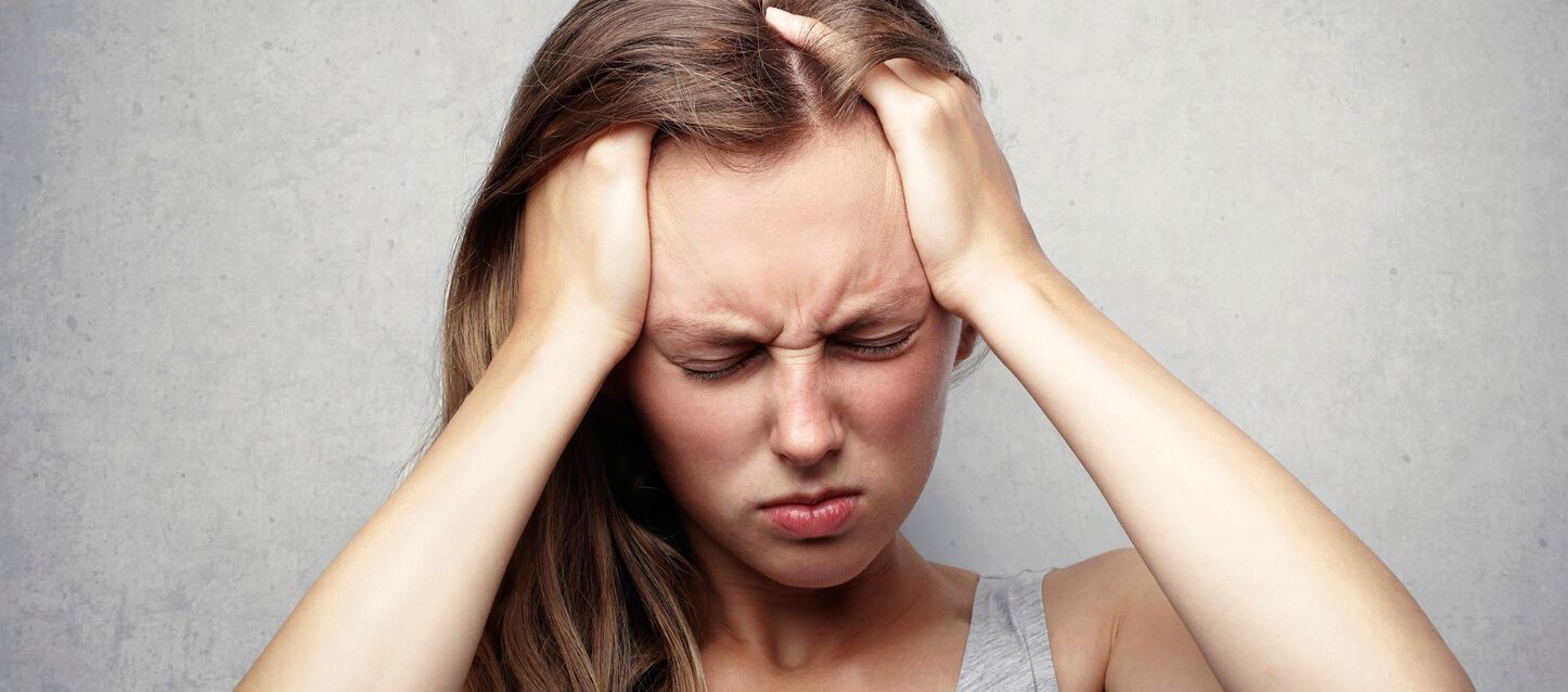 dormir con dolor de cabeza dormir con dolor de cabeza