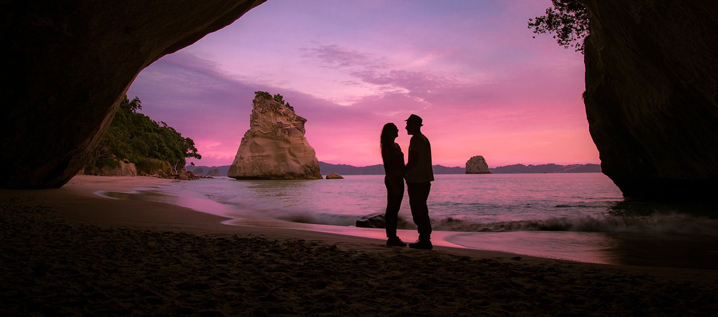 Qué significa soñar con tu crush una mujer y un hombre uno frente al otro en un cala paradisíaca